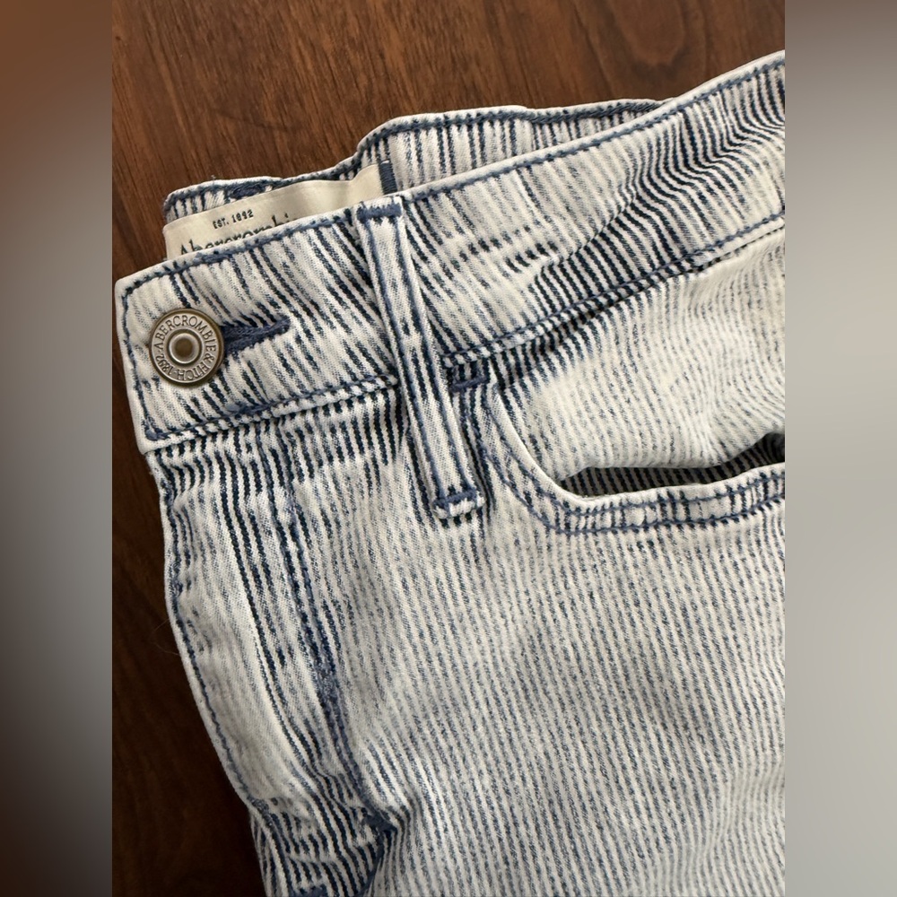 Abercrombie & Fitch High Rise Super skinny Pinstripe Jean - Picture 16 of 16
